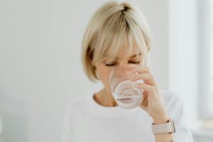 Ne igyál több mikroműanyagot! Válaszd az RO szűrt vizet Vízivás